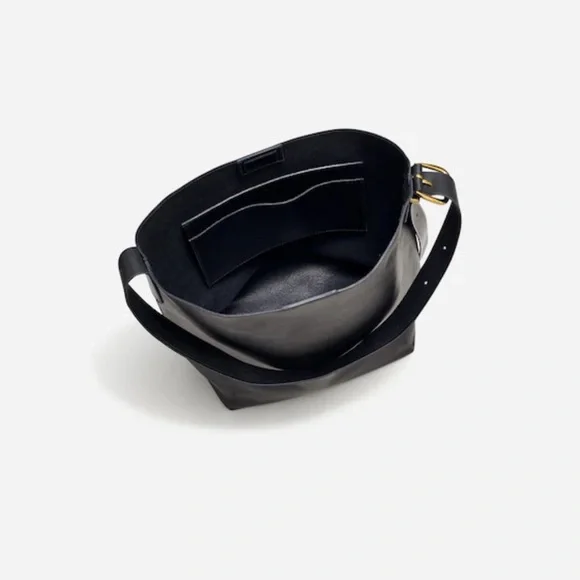 Madewell The Essential Bucket Tote - Picture 3 of 10